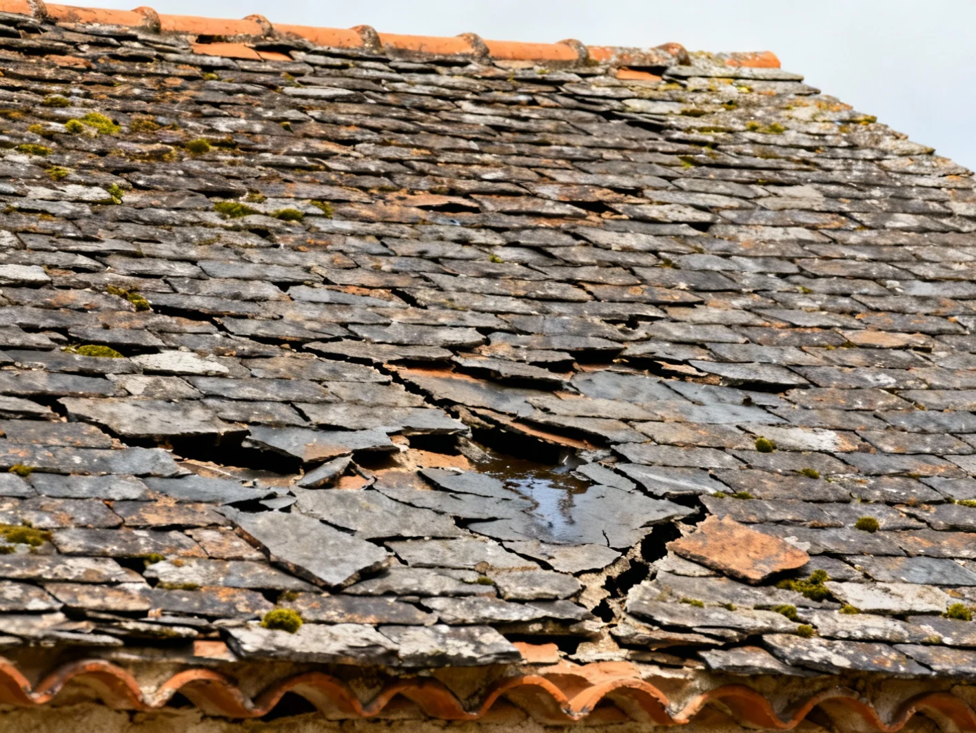 Renovation toiture ardoises - Amboise - Avant